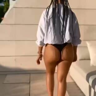 سكس جورجينا وهي تستعرض طيزها المثير – xnxx